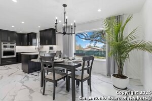 Building Photo - 107 Oak Crest