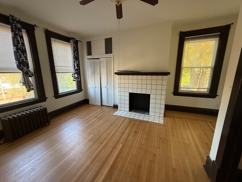Building Photo - 433 Herschel St
