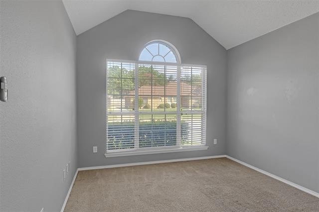 Building Photo - 3807 Woodside Dr