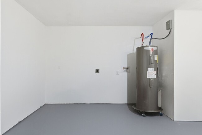 Building Photo - 7310 Sonnet Glen Ln