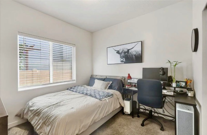 Building Photo - 3041 W Pascal Dr