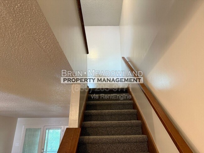 Building Photo - 10417 Victoria Dr