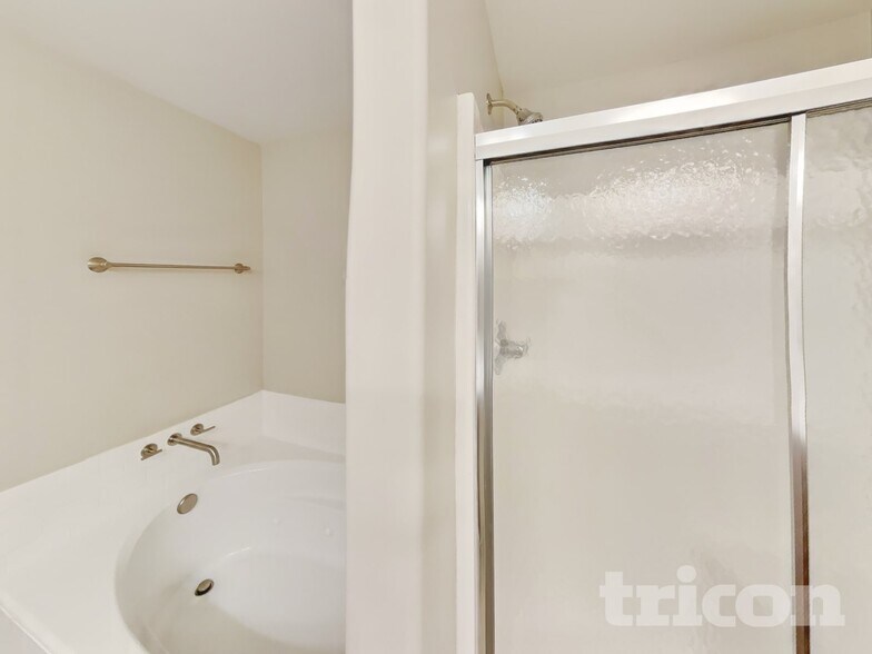 Building Photo - 1721 Stephenson Ln