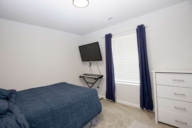 Building Photo - "Charming 3-Bed Oasis with 2.5 Baths on Century Lane, Cameron – Spacious 1744 sq. ft. Retreat!"