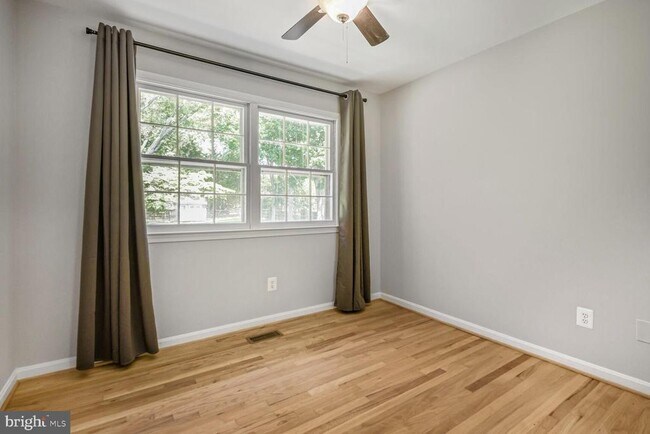 Building Photo - 11733 Ambleside Dr
