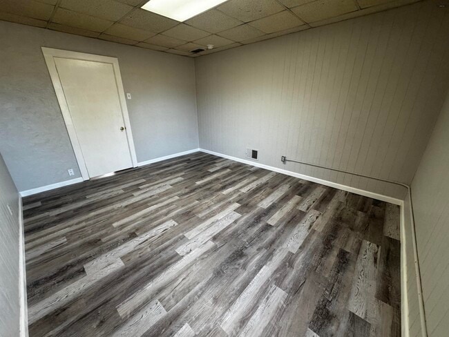 Building Photo - 3201 Southwest Dr