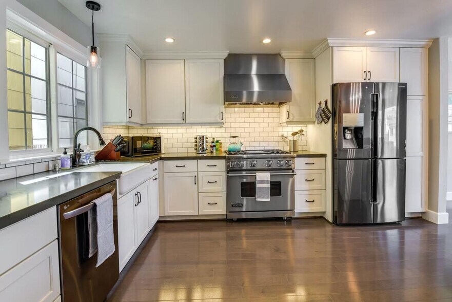 Building Photo - 4627 Irving St