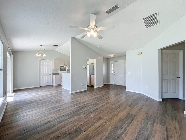Building Photo - 424 Danube Dr