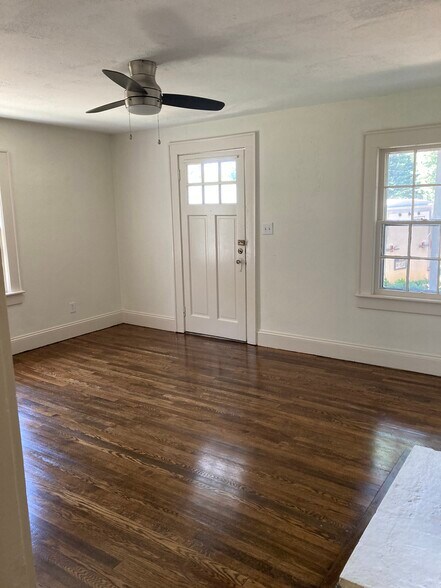 Building Photo - 1002 4th Street Dr NW