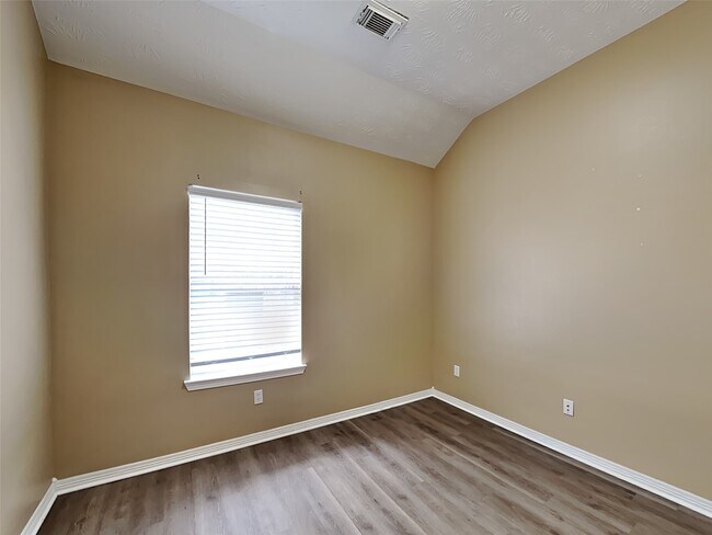 Building Photo - 2315 Perkins Crossing Dr