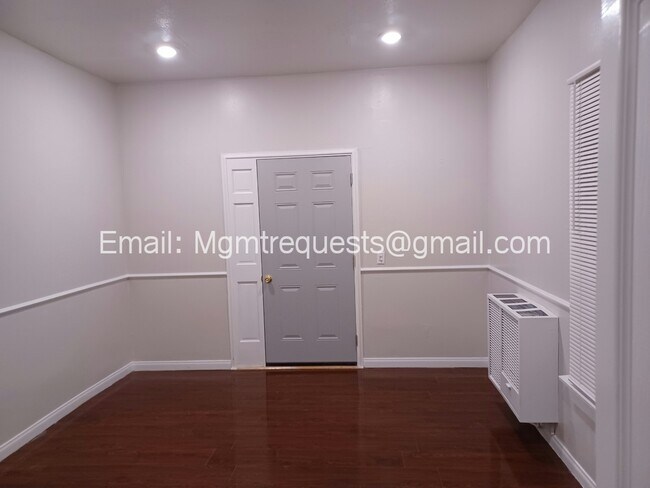 Building Photo - 3343 Lime St