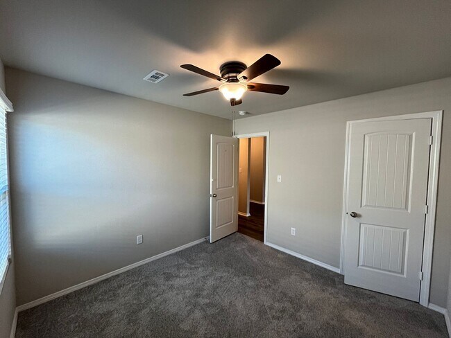 Building Photo - 103 JO Pk Ln