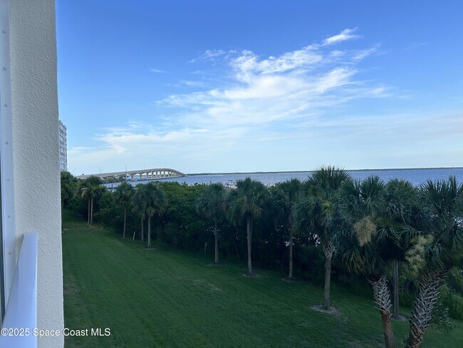 Building Photo - 7 Indian River Ave