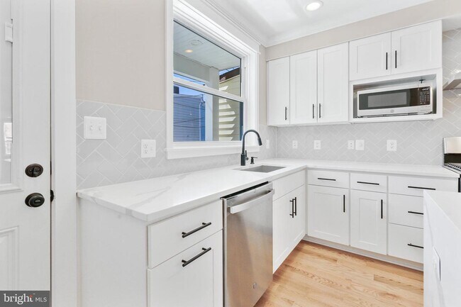 Building Photo - 3129 Fait Ave