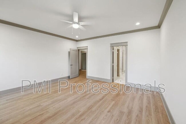 Building Photo - 3407 John Richards Dr