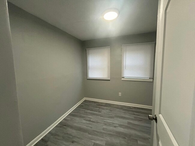 Building Photo - 25511 Pennie St