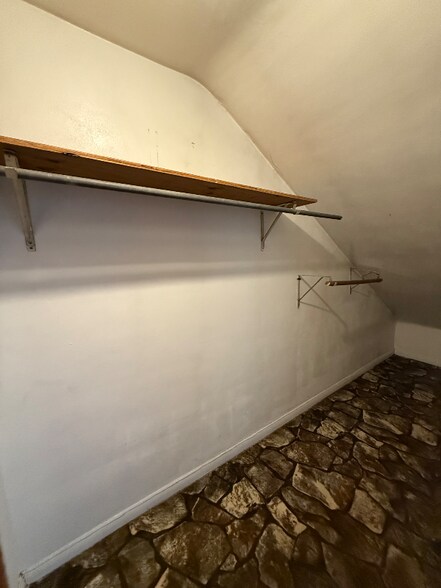 Building Photo - 1523 Melvin Ave