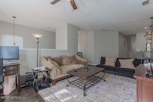 Building Photo - 3892 Summer Grove Way N