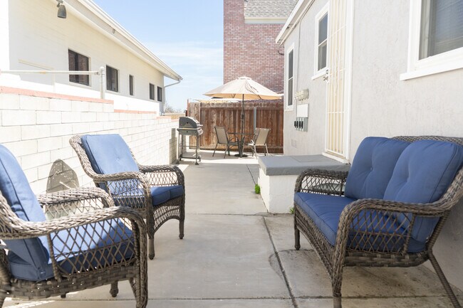 Primary Photo - 3122 Cañon St