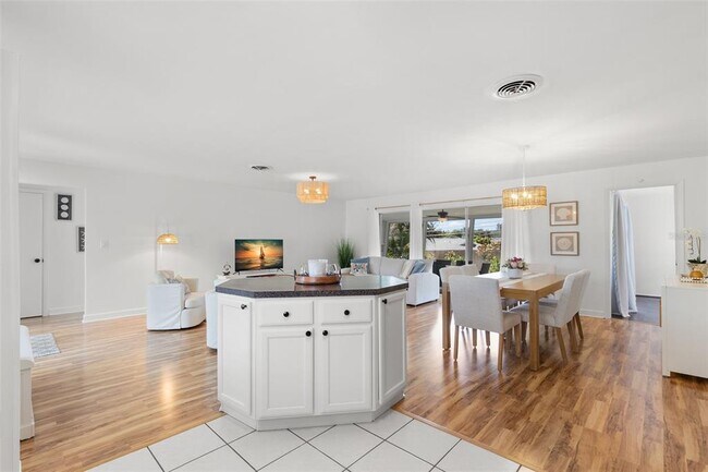 Building Photo - 3488 Shady Bluff Dr