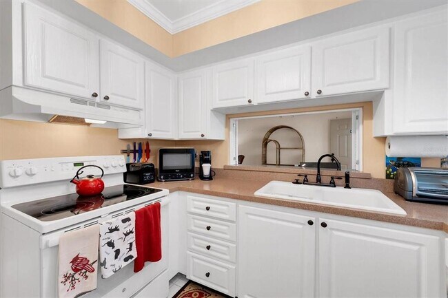 Building Photo - 3348 38th Way S