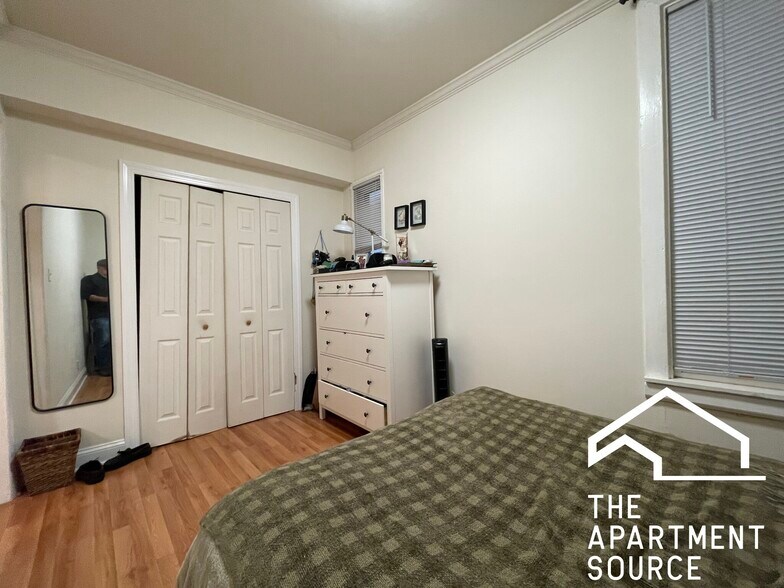 Building Photo - 3052 W George St