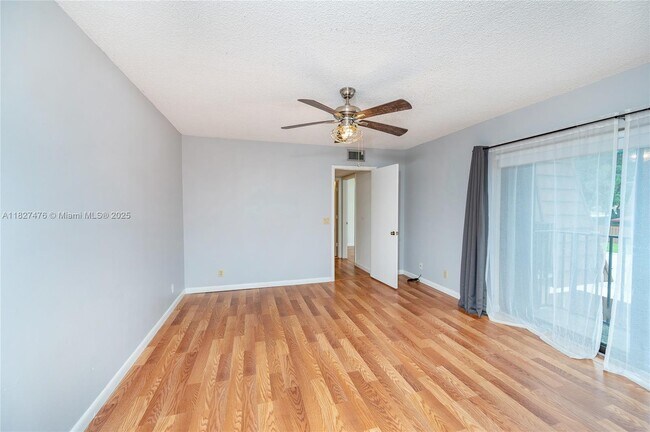 Building Photo - 2536 Camelot Ct