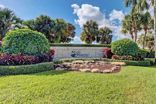 Building Photo - 8300 Bob-O-Link Dr