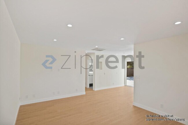 Building Photo - 474 Oliver St