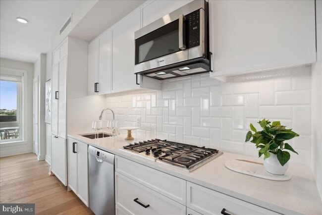 Building Photo - 923 V St NW