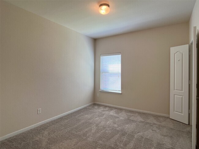 Building Photo - 15214 Bartlett Landing Dr