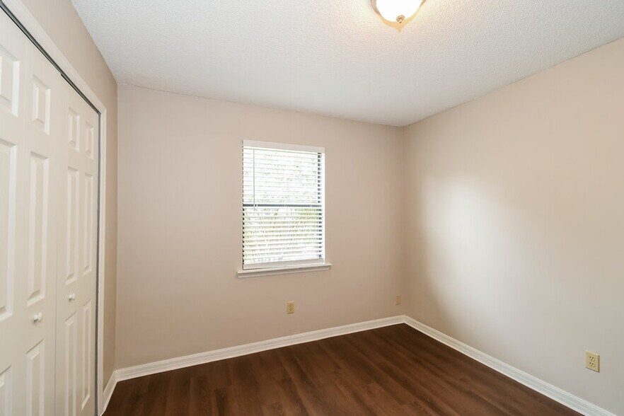 Building Photo - 8618 Collins Ridge Blvd S