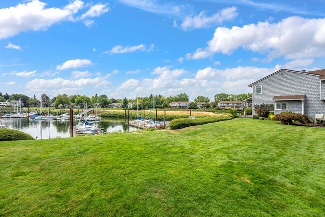 Building Photo - 540 N Hayden Bay Dr