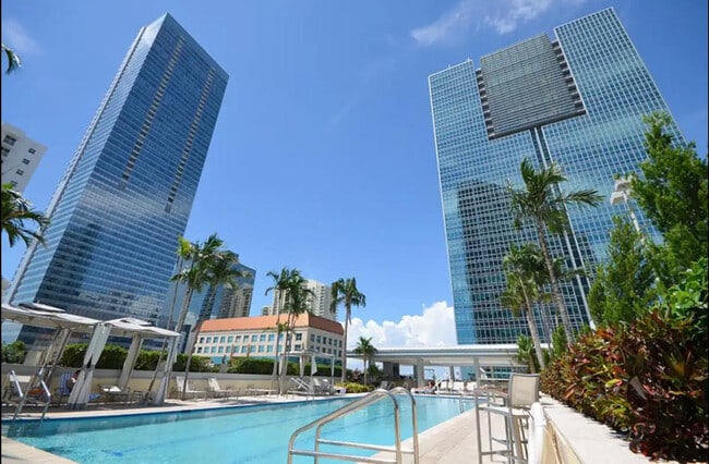 Building Photo - 1395 Brickell Ave