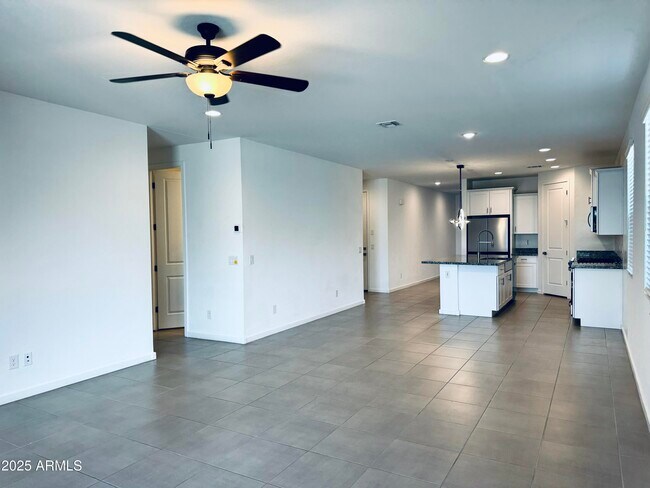 Building Photo - 12647 W Country Club Trail