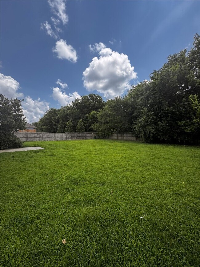 Building Photo - 11723 E Creek Ln
