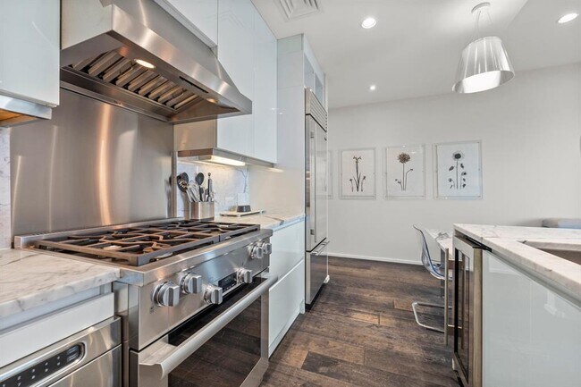 Building Photo - 200 Congress Ave.