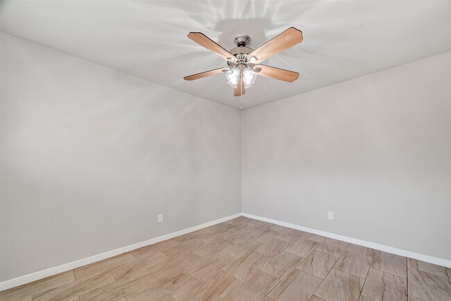 Building Photo - 4511 Bayou Vista Dr