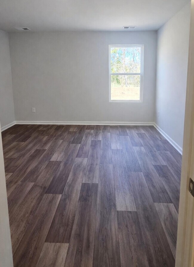 Building Photo - 337 Sweet Vernal St