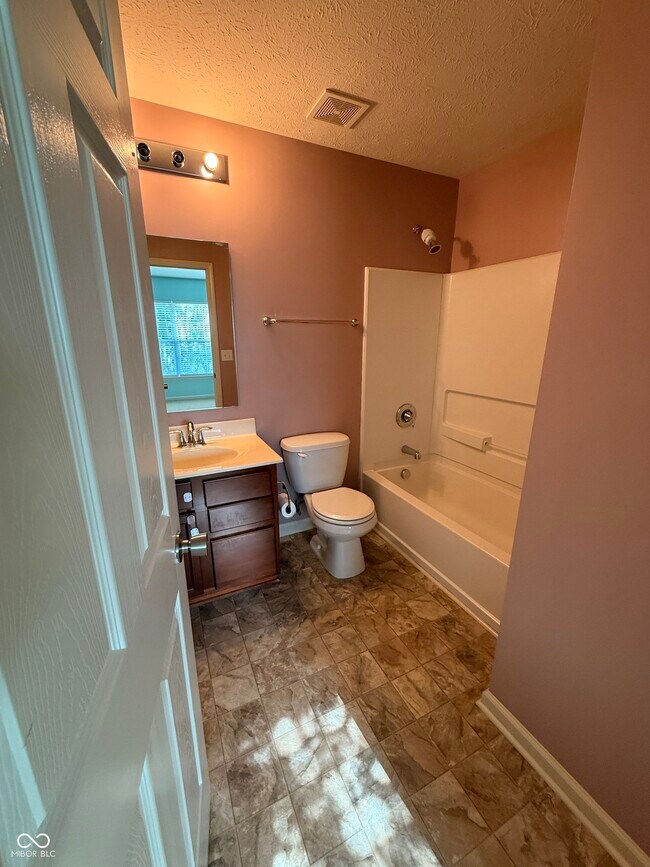 Building Photo - 11900 Kelso Dr