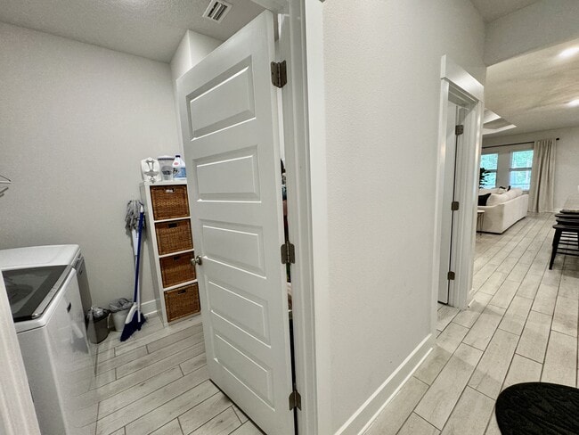 Building Photo - 4007 Amble Wy