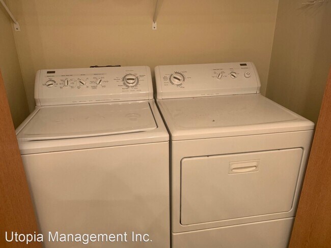 Building Photo - 2 br, 2.5 bath House - 4051 Eliza Ave #102