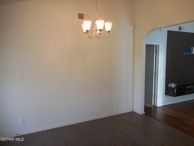 Building Photo - 4925 Copper Ranch Ave