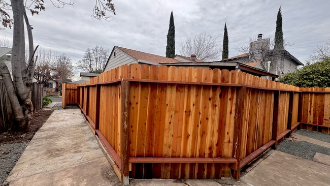 Building Photo - 203 W Madill St