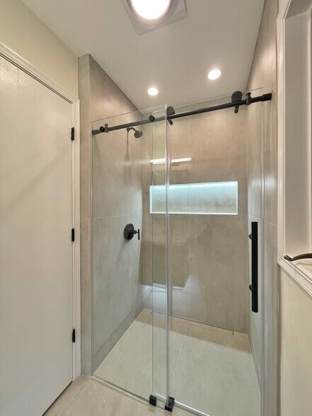 Building Photo - 516 S Campbell Ave