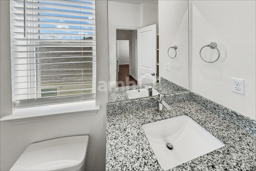 Building Photo - 384 Aspen Waters