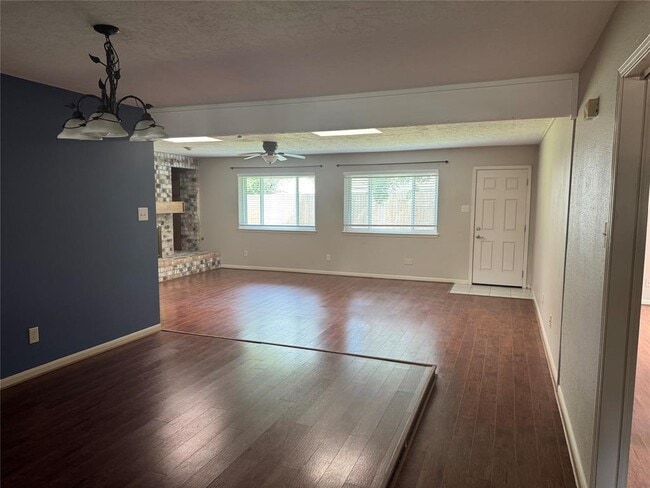 Building Photo - 16407 Havenhurst Dr
