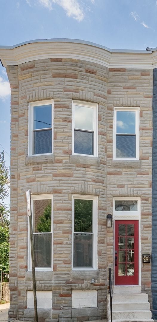 Building Photo - 3-Bedroom, 1.5 Bathroom Townhouse in Heart of Hampden