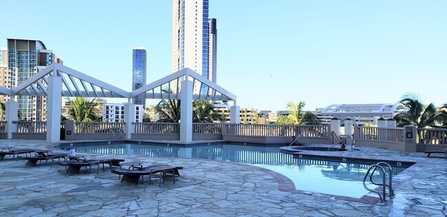 Building Photo - Keola Lai Penthouse 2 Bedroom 2 Bathroom 2...