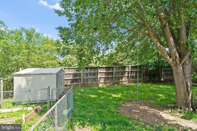 Building Photo - 12312 Streamvale Cir